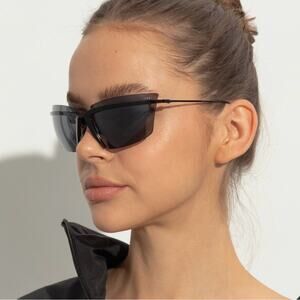 New! Valentino V LURE VLS 130A, Stylish Black Sunglasses, Authentic